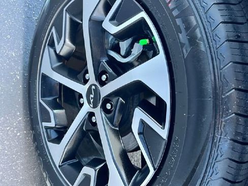 Used 2024 Kia Sportage EX image 27