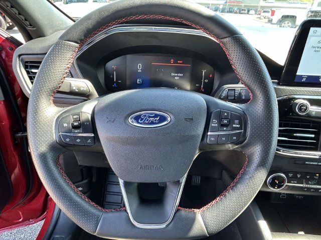 Used 2025 Ford Escape ST-Line Select AWD/4WD image 34