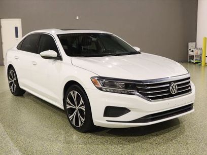 Used 2021 Volkswagen Passat 2.0T SE w/ Luggage Net & Mats Package