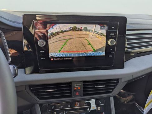 New 2026 Volkswagen Jetta SE FWD image 18