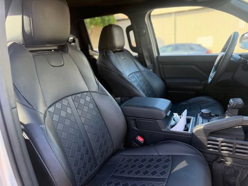 Used 2025 Toyota Tacoma TRD Sport AWD/4WD image 13