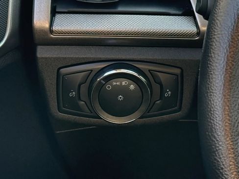 Used 2020 Ford Fusion SE FWD image 37