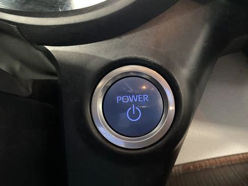 Used 2023 Toyota Sienna LE FWD image 16