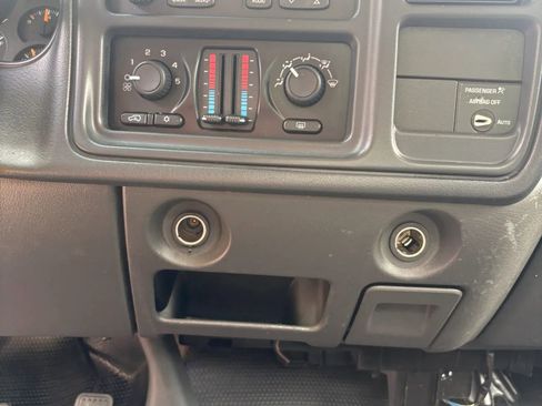 Used 2003 Chevrolet Silverado 1500 W/T RWD image 22