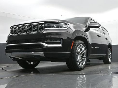 Used 2023 Jeep Grand Wagoneer Series II AWD/4WD image 38