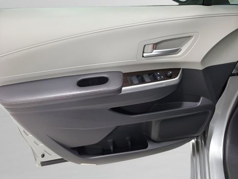 Used 2021 Toyota Sienna XLE FWD image 23