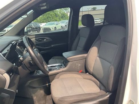 Used 2023 Chevrolet Traverse LT w/ LPO, Floor Liner Package AWD/4WD image 2