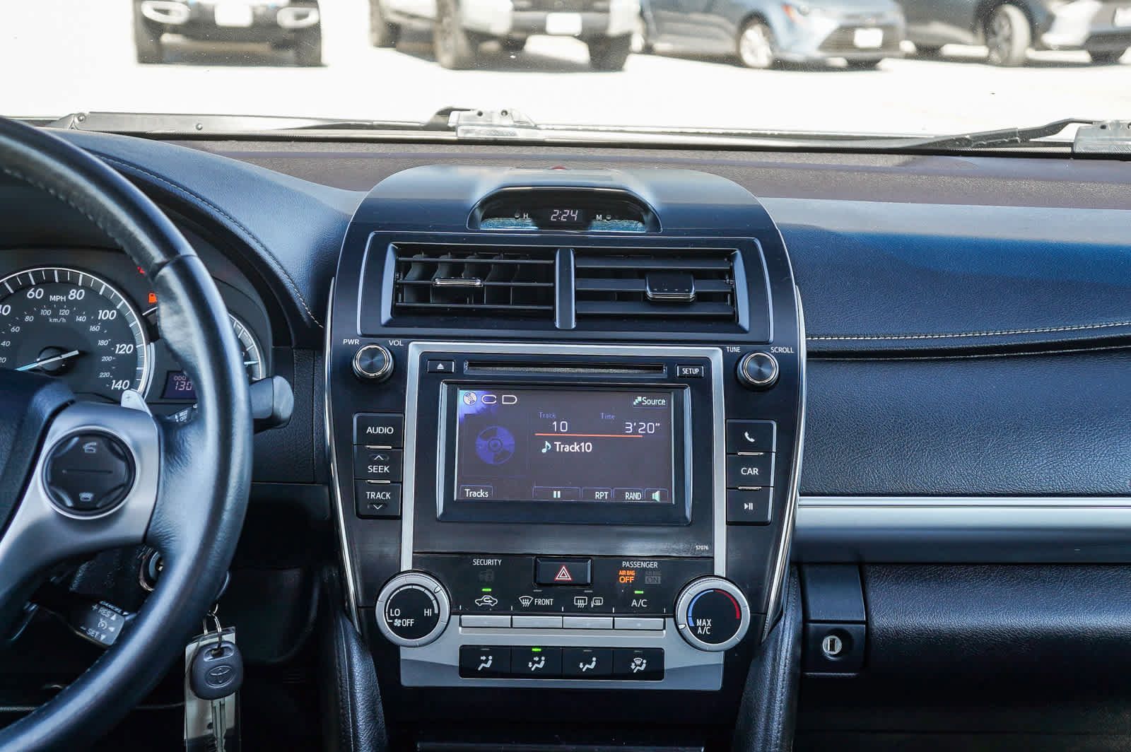 Used 2014 Toyota Camry SE FWD image 14