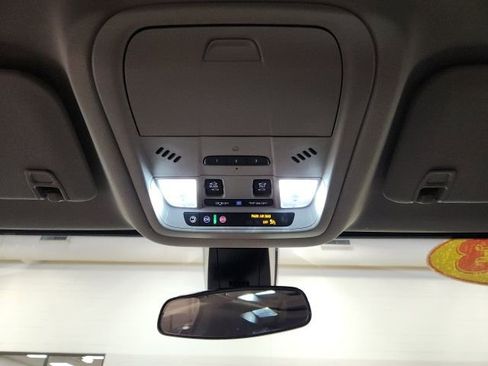 Used 2023 GMC Acadia SLE w/ Driver Convenience Package AWD/4WD image 18