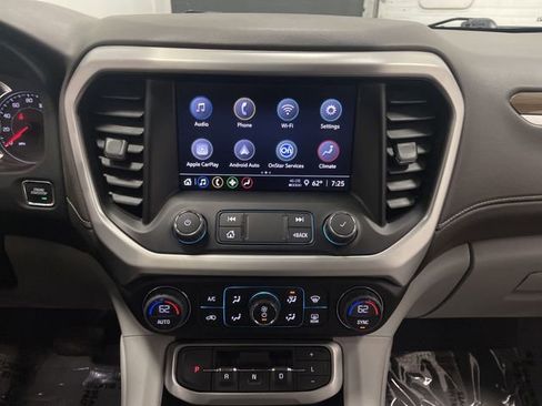 Used 2023 GMC Acadia SLE image 7