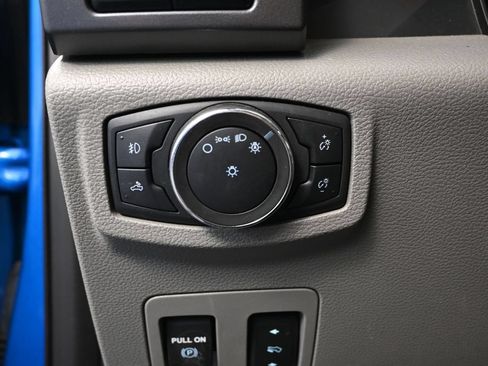 Used 2020 Ford F150 XLT w/ Equipment Group 302A Luxury AWD/4WD image 32