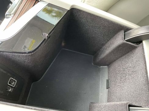 Used 2021 Volvo S60 T5 Momentum w/ Advanced Package image 28