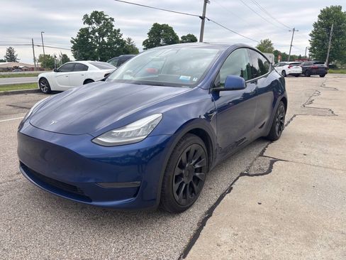 Used 2021 Tesla Model Y Long Range AWD/4WD image 1