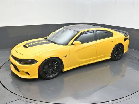 Used 2017 Dodge Charger R/T RWD image 9