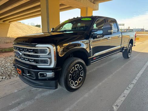 Used 2024 Ford F350 Platinum image 7