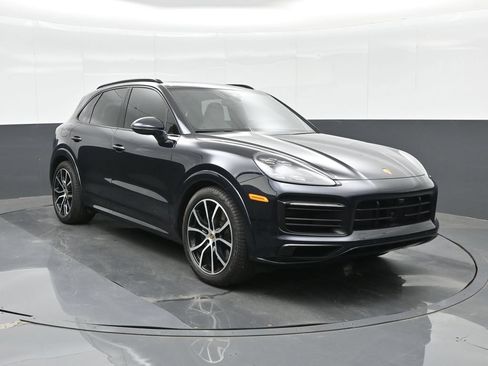 Certified 2023 Porsche Cayenne GTS AWD/4WD image 11
