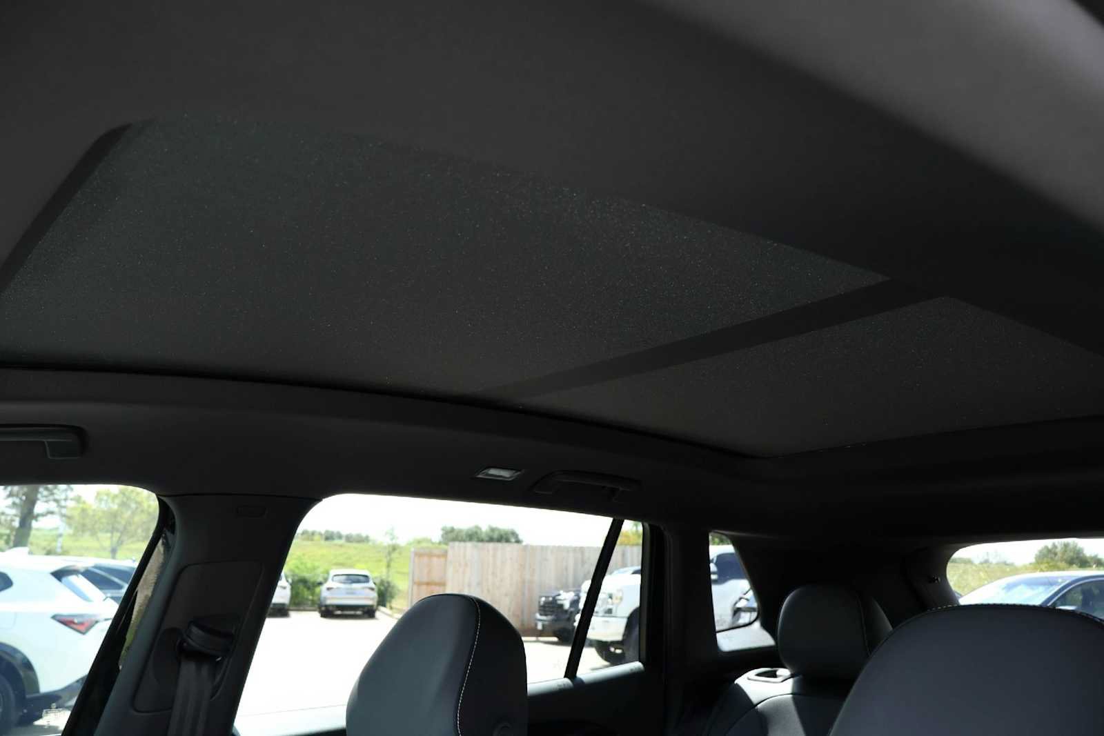 Used 2026 Volkswagen Tiguan SE R-Line FWD image 28