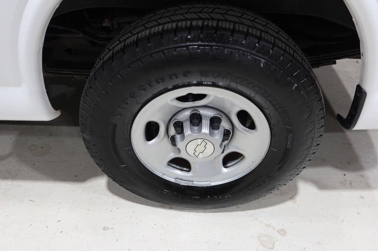 Used 2021 Chevrolet Express 2500 RWD image 27