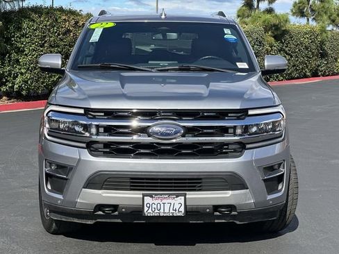 Used 2022 Ford Expedition Limited AWD/4WD image 2