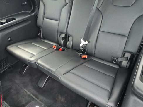 Used 2024 Kia Telluride EX w/ EX Captain's Chair Package AWD/4WD image 17