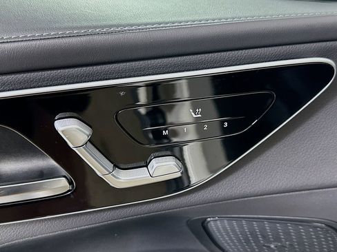 Used 2024 Mercedes-Benz GLC 300 image 21