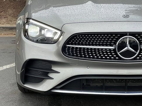 Used 2021 Mercedes-Benz E 350 Sedan image 4