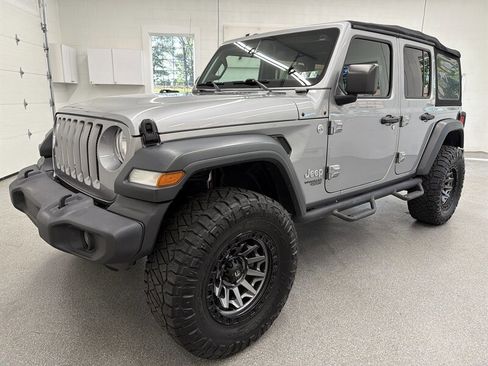 Used 2018 Jeep Wrangler Unlimited Sport S AWD/4WD image 1