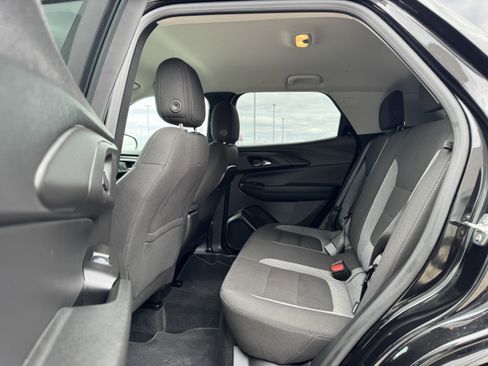 Used 2025 Chevrolet TrailBlazer LT AWD/4WD image 18