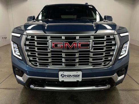 New 2026 GMC Yukon Denali w/ Denali Reserve Package AWD/4WD image 7