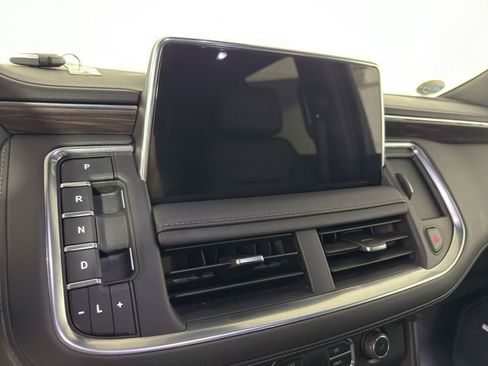 Used 2024 Chevrolet Tahoe Z71 w/ Z71 Off-Road Package image 12