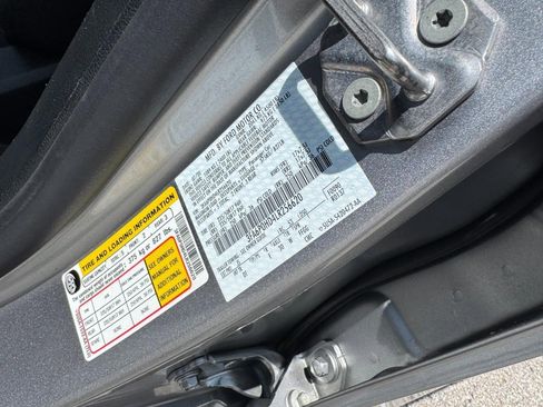Used 2020 Ford Fusion SE FWD image 22