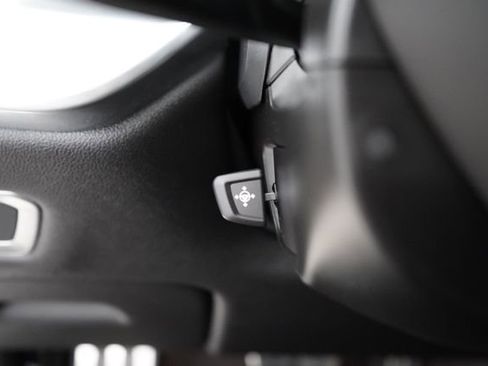 Used 2026 BMW X7 M60i image 23