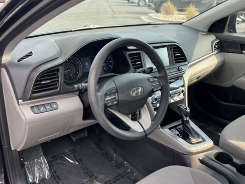 Used 2020 Hyundai Elantra SEL FWD image 28