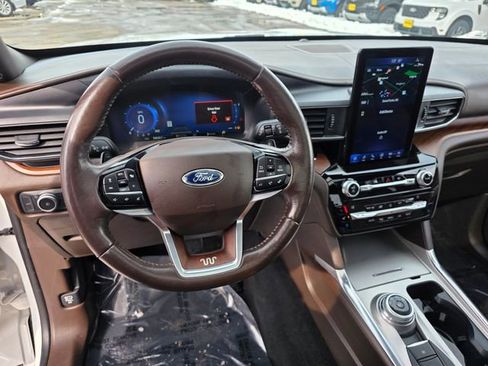 Used 2021 Ford Explorer King Ranch w/ Premium Technology Package AWD/4WD image 17