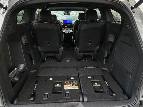 Certified 2026 Toyota Sienna Limited FWD image 22