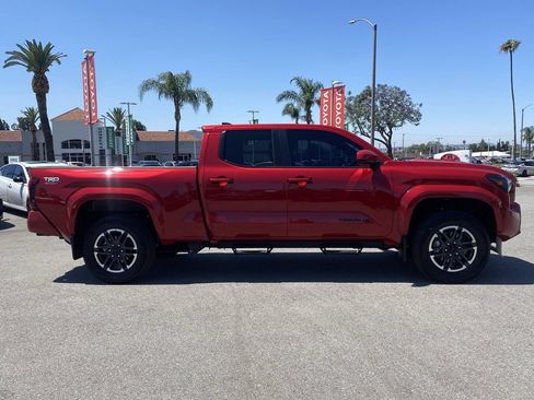 Certified 2025 Toyota Tacoma TRD Sport AWD/4WD image 43