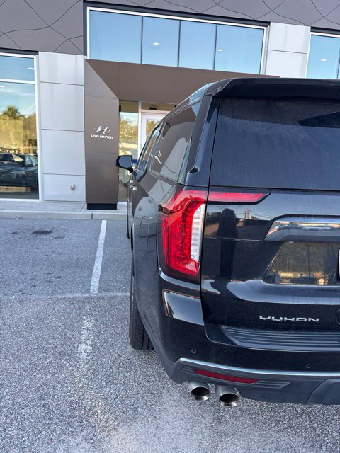 Used 2023 GMC Yukon XL Denali Ultimate AWD/4WD image 7