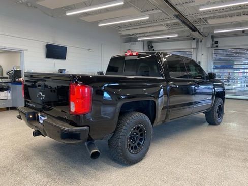 Used 2017 Chevrolet Silverado 1500 LTZ Z71 w/ Midnight Edition image 6