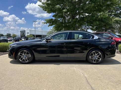 Used 2024 BMW i5 eDrive40i RWD image 2