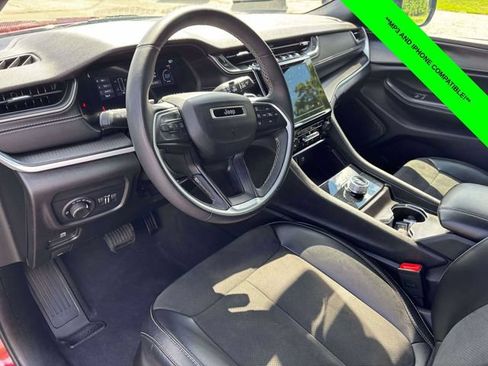 Used 2024 Jeep Grand Cherokee Altitude AWD/4WD image 9