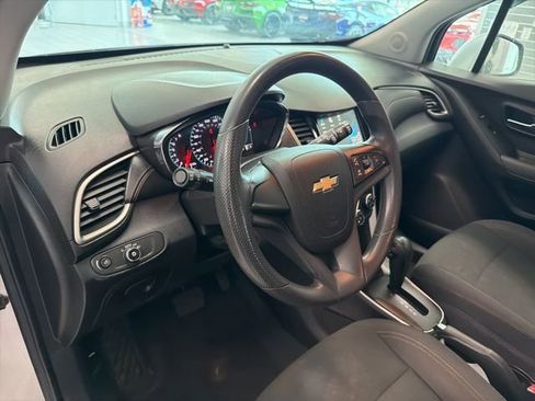 Used 2017 Chevrolet Trax LS image 15