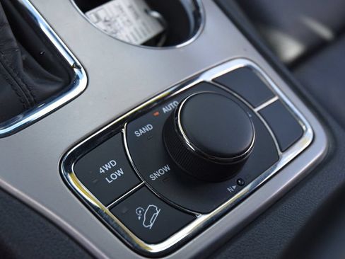 Certified 2021 Jeep Grand Cherokee Limited w/ Quick Order Package 28K 80th AWD/4WD image 23