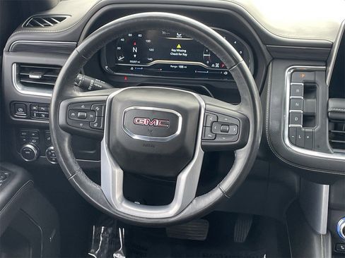 Used 2022 GMC Yukon SLT w/ SLT Premium Package image 14