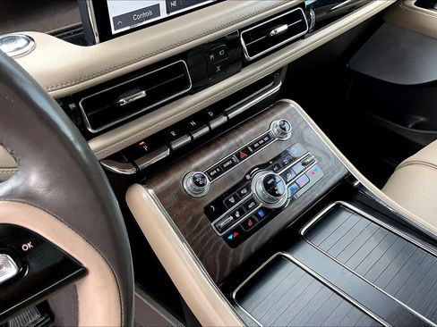 Used 2020 Lincoln Aviator Reserve w/ Equipment Group 202A AWD/4WD image 17