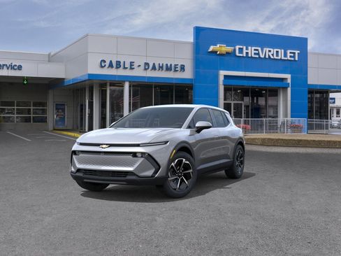 New 2026 Chevrolet Equinox EV LT w/ Comfort Package FWD image 8