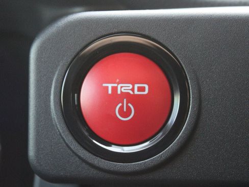 Used 2025 Toyota 4Runner TRD Off-Road AWD/4WD image 25