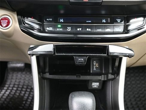 Used 2017 Honda Accord EX image 13