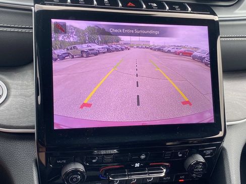 Used 2025 Jeep Grand Cherokee Limited w/ MOPAR Finishing Package RWD image 32
