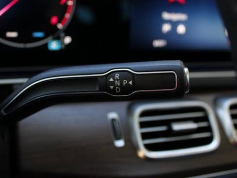 New 2026 Mercedes-Benz GLS 450 4MATIC image 23