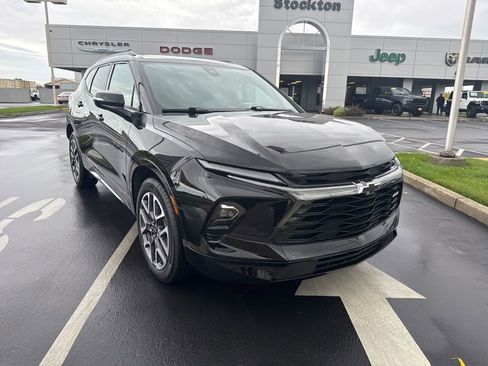 Used 2025 Chevrolet Blazer RS image 2